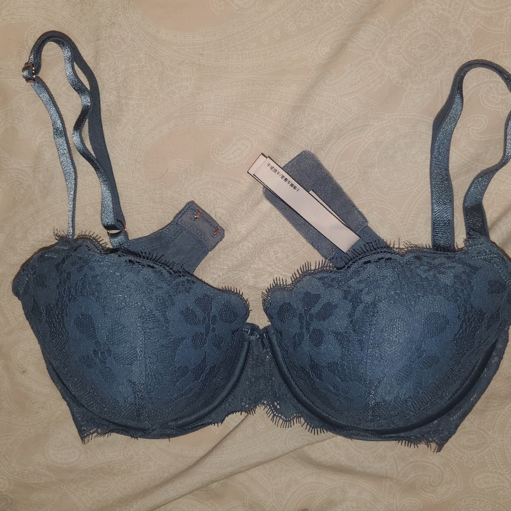 Victorias secret lacy lined demi bra 34dd